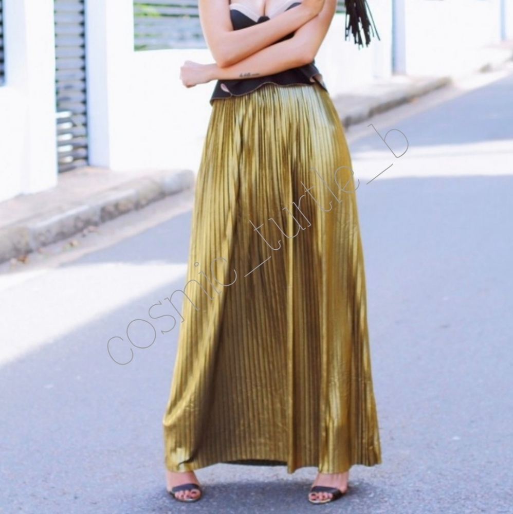 "HP" New Gold Metallic Pleated Maxi Skirt - Picture 3 of 7
